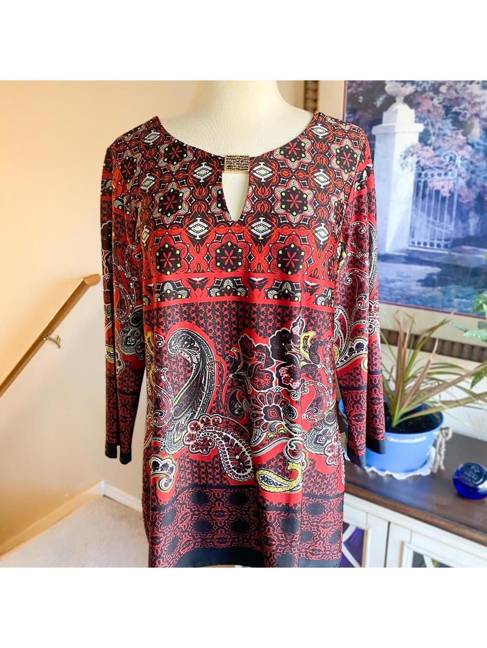 Melissa Paige Paisley Blouse M/L Burgundy Boho Keyhole Top